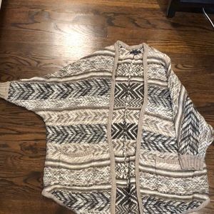 💛 American Eagle sweater